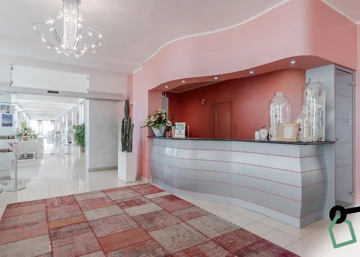 Hotiday Ξενοδοχείο 4*